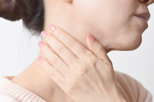 【敏感肌・年齢肌】ボディの乾燥は「たるみ」のサイン。お風呂上がり1分の“さらすべ”密閉レスキュー術