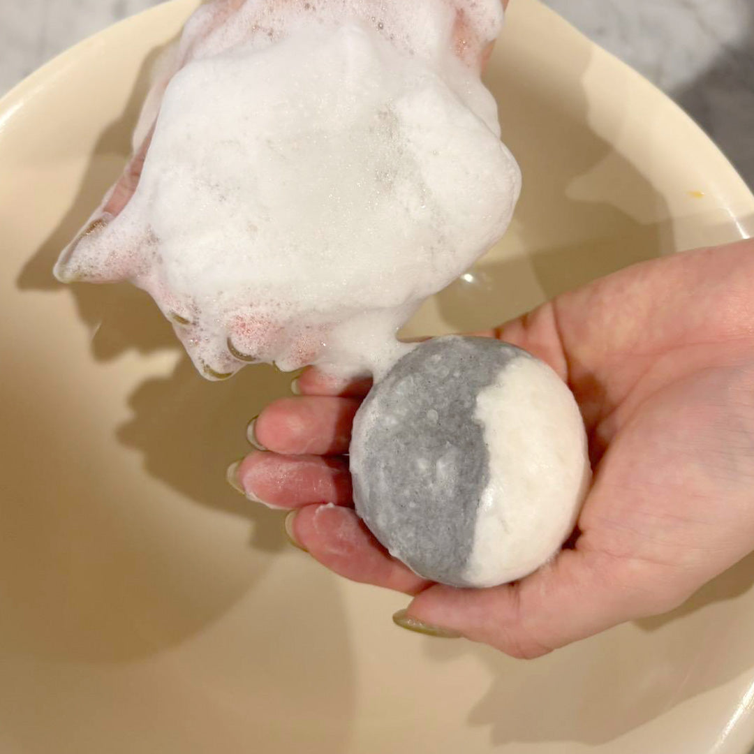 【オイリー肌・吹き出物】洗顔で変わる「肌の柔らかさ」。10秒の泡パックで叶える、角質・ざらつき卒業術