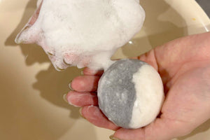 【オイリー肌・吹き出物】洗顔で変わる「肌の柔らかさ」。10秒の泡パックで叶える、角質・ざらつき卒業術