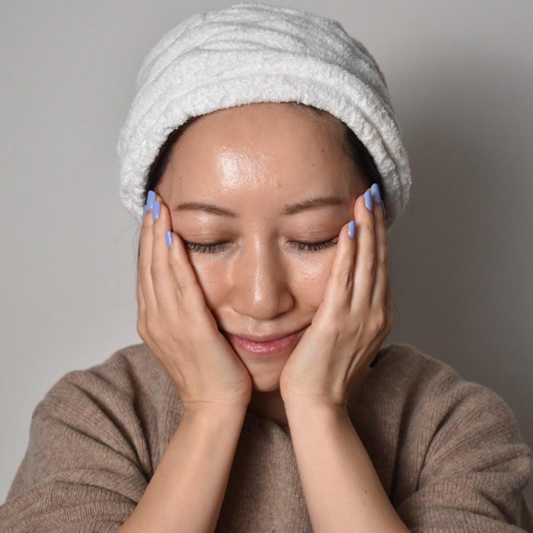 【敏感肌・年齢肌】秋深まる季節の年齢肌に！開発担当が教えるごまオイルの調整＆パック術