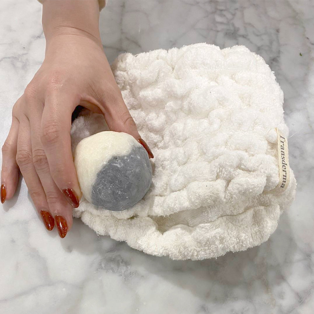 【オイリー肌】『泡立ては面倒』だった私が、外出先の鏡を見て気づいたくすみケアの大切さ。
